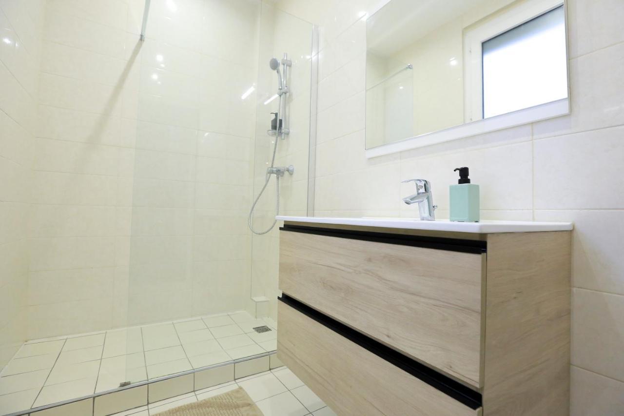 La Jungle, T5 Hypercentre Chic Et Cosy, Wifi, Netflix Par Sovalfi * Saint-Etienne (Loire)