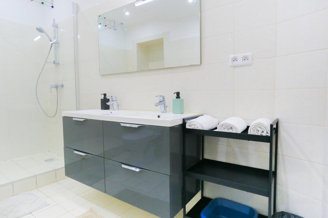 Appartement La Jungle, T5 Hypercentre Chic Et Cosy, Wifi, Netflix Par Sovalfi
