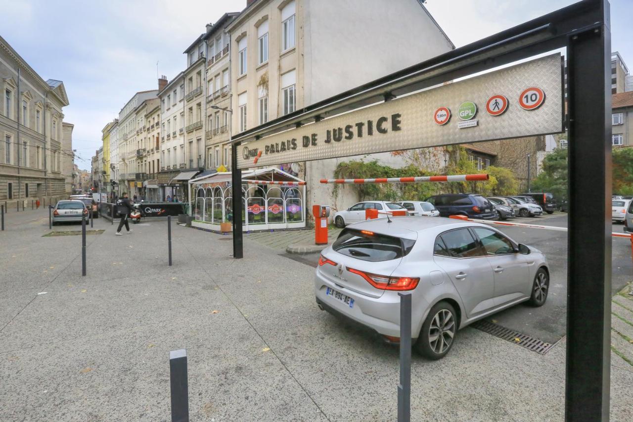 Appartement La Jungle, T5 Hypercentre Chic Et Cosy, Wifi, Netflix Par Sovalfi